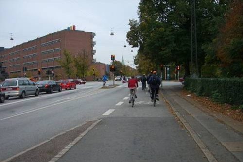 Cycle Track drops to bike lane at intersection 