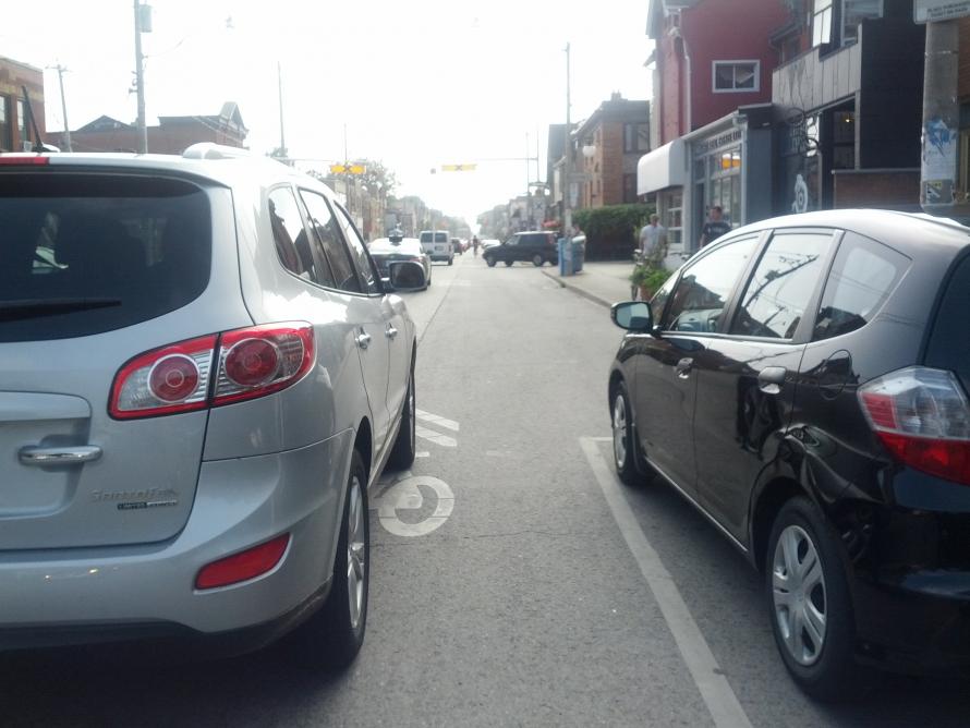 Weak cycling infrastructure on Harbord