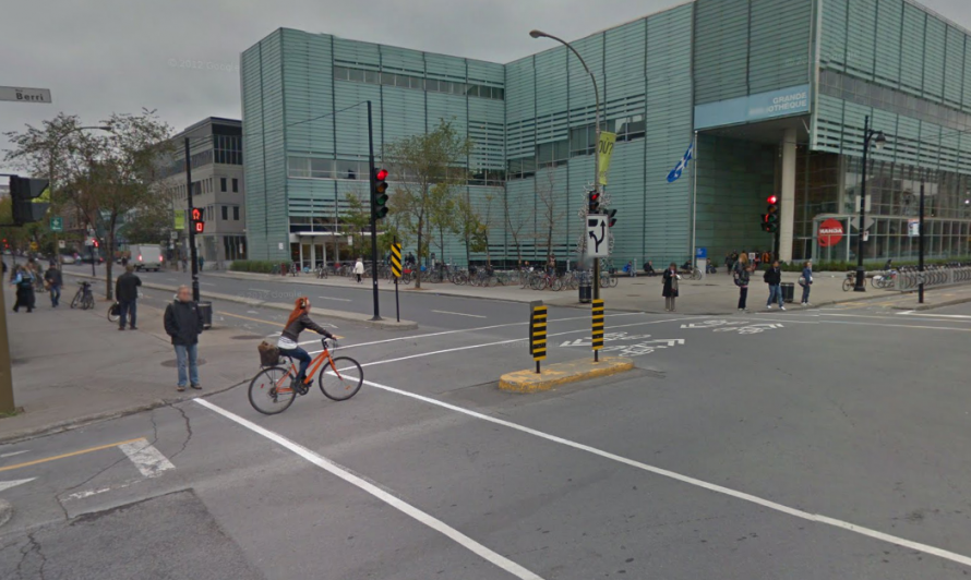 Rue Berri cycle tracks